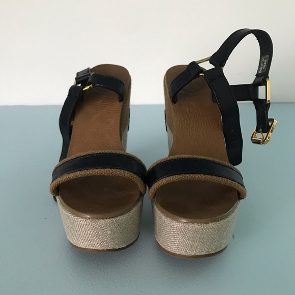 Tory Burch wedge with logo. Size 5 - Picture 2 of 8
